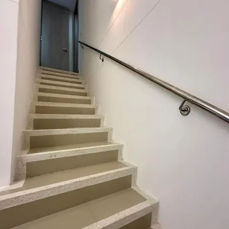 En